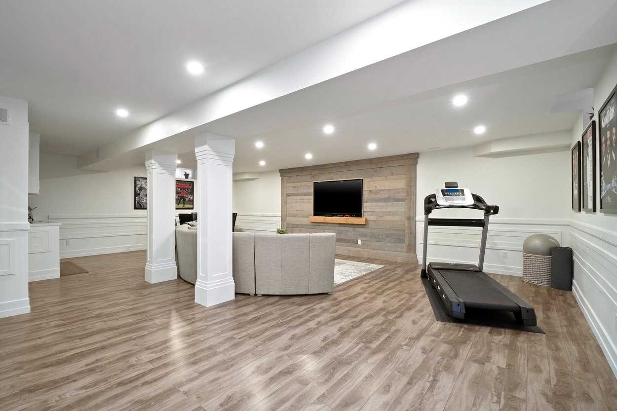 174 Escarpment Dr