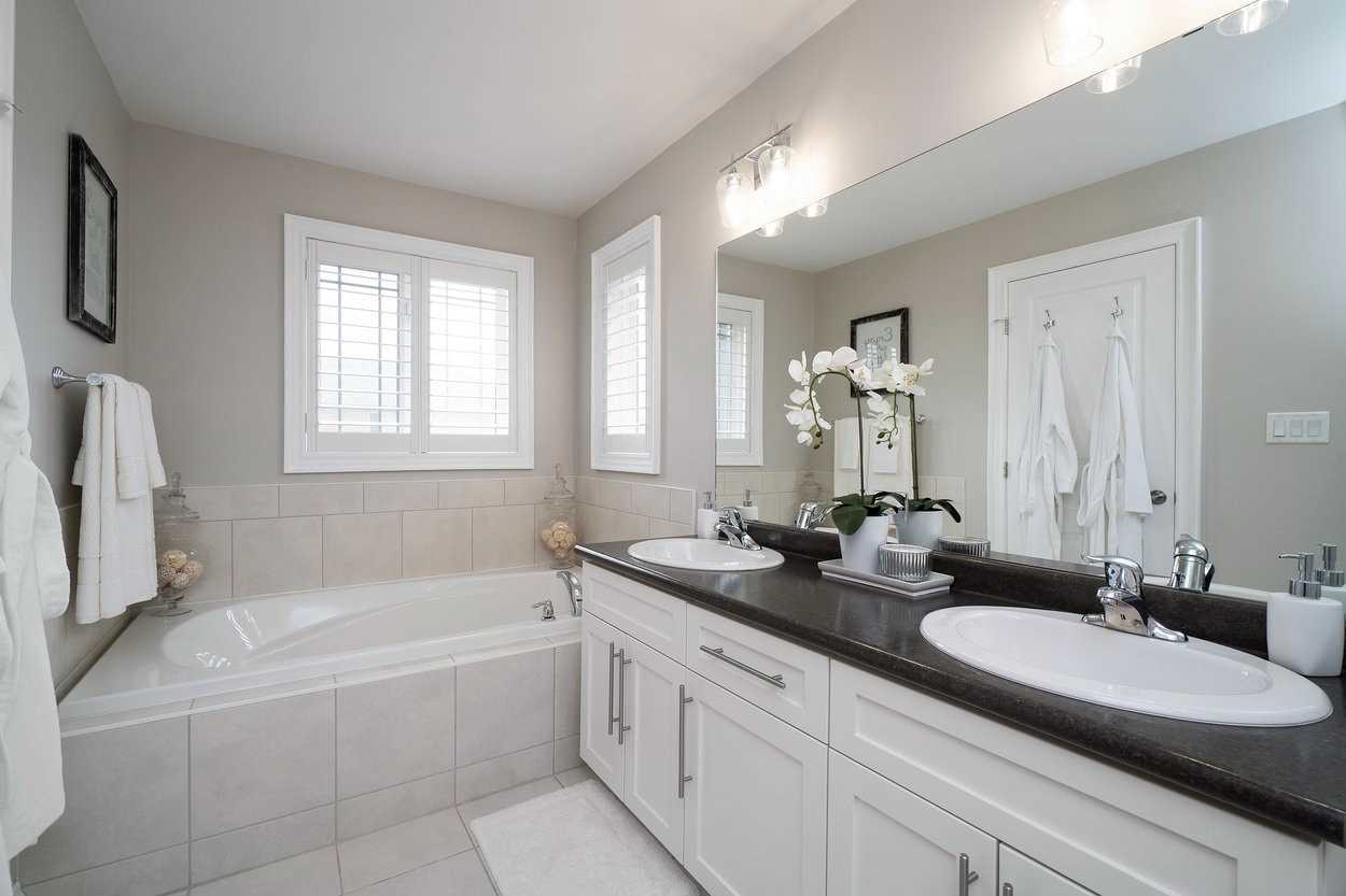 174 Escarpment Dr