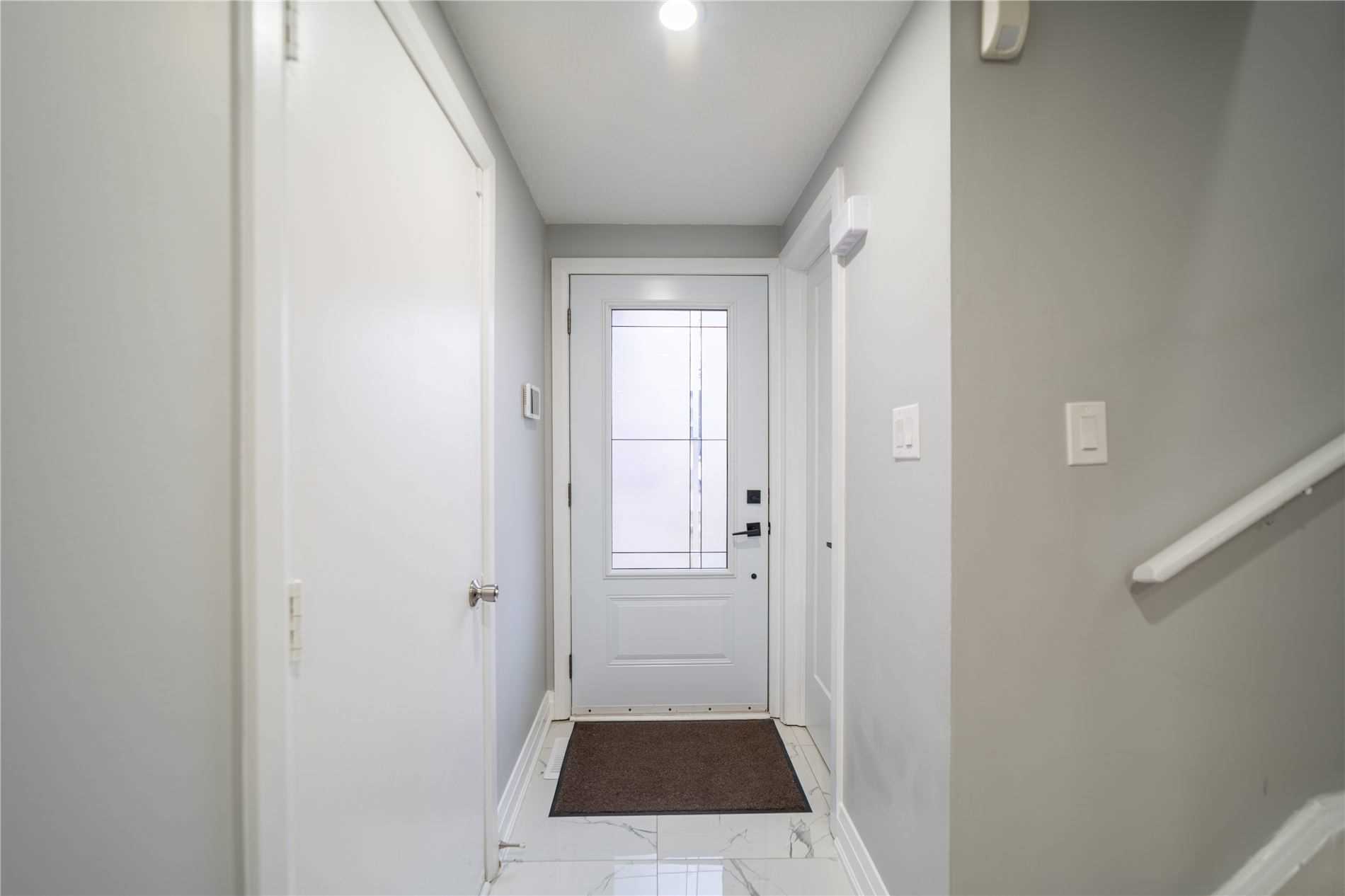 716 Elgin St N