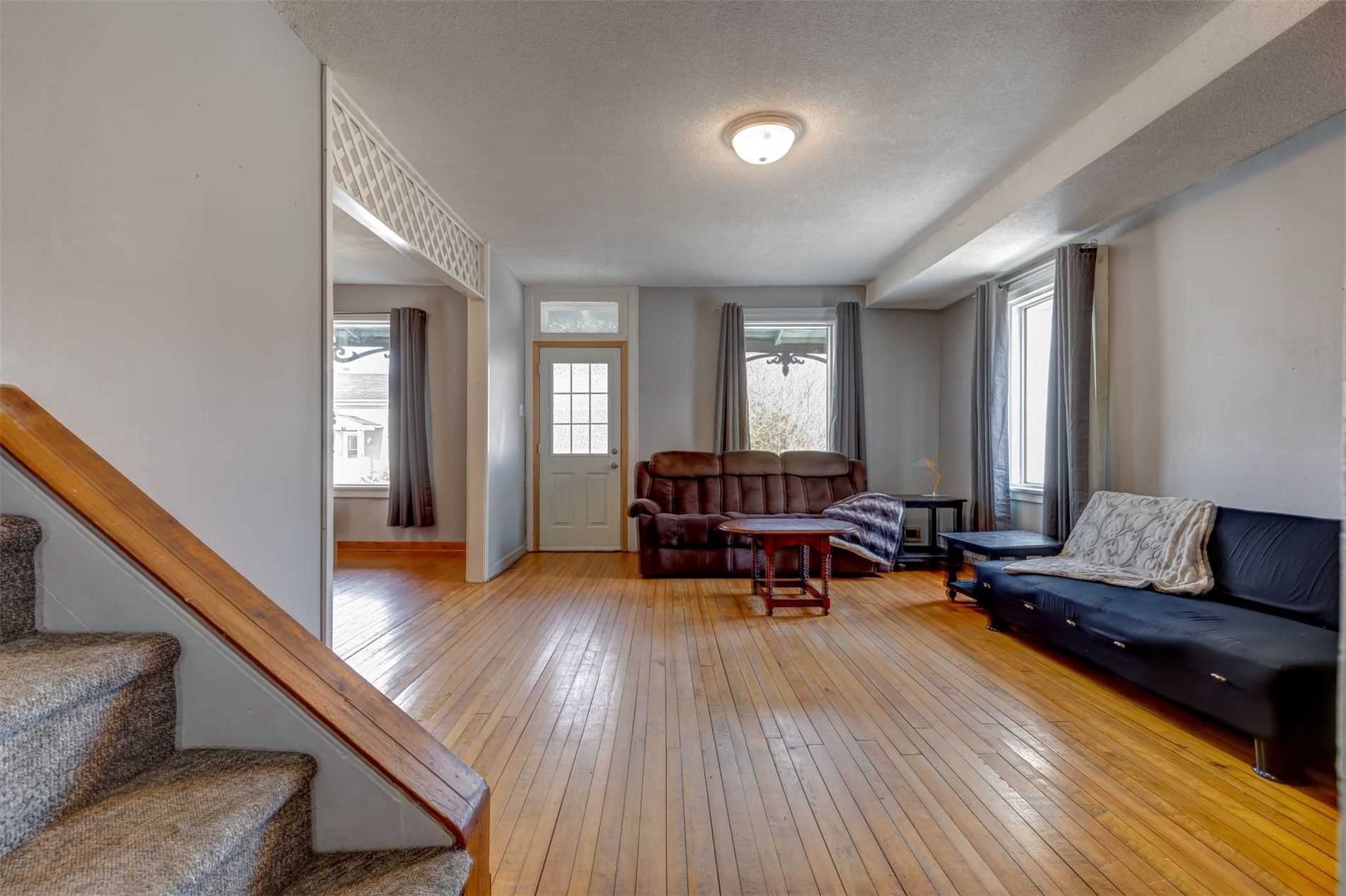 34 Mill St
