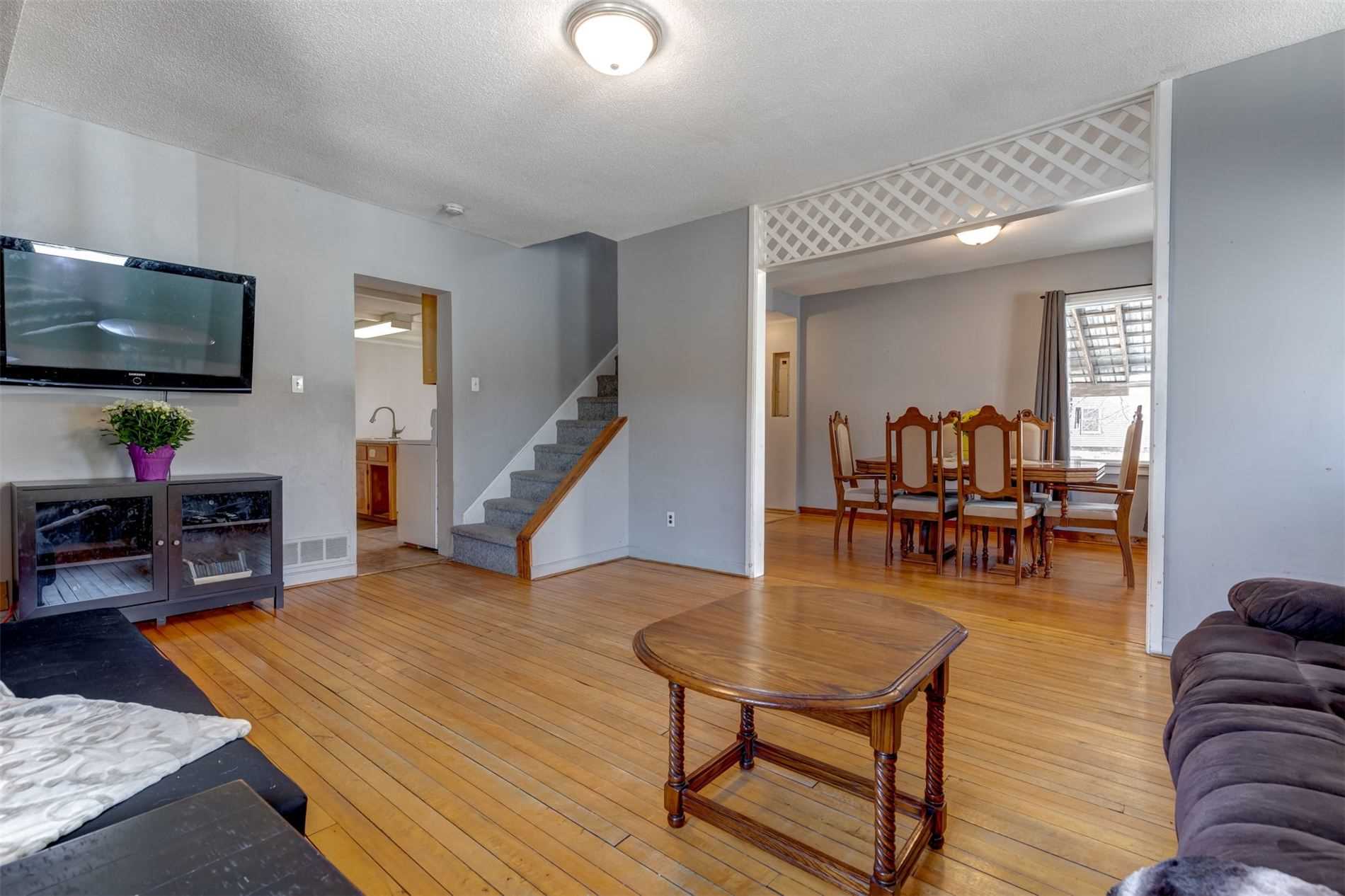 34 Mill St