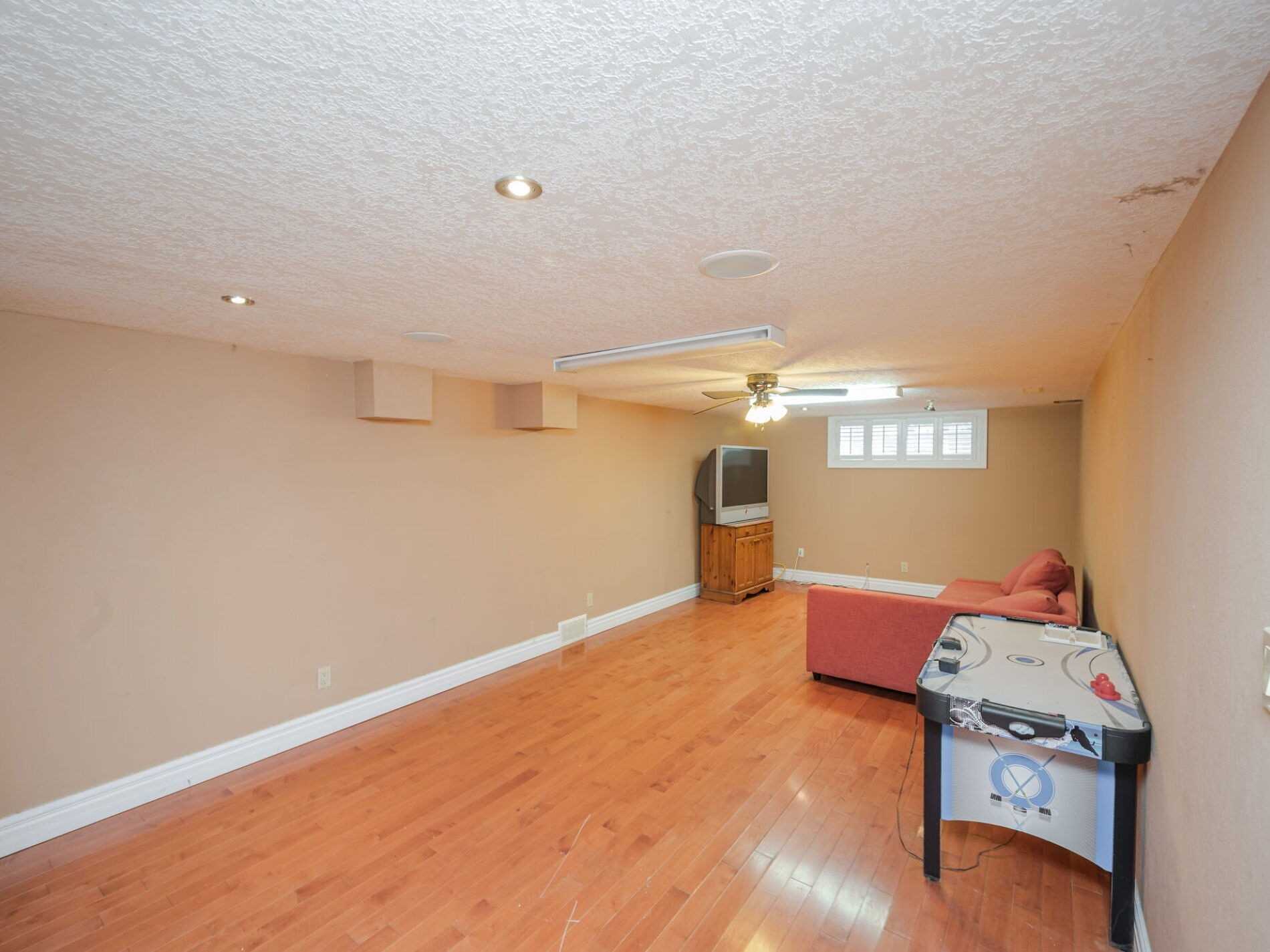 83 Dorchester Dr