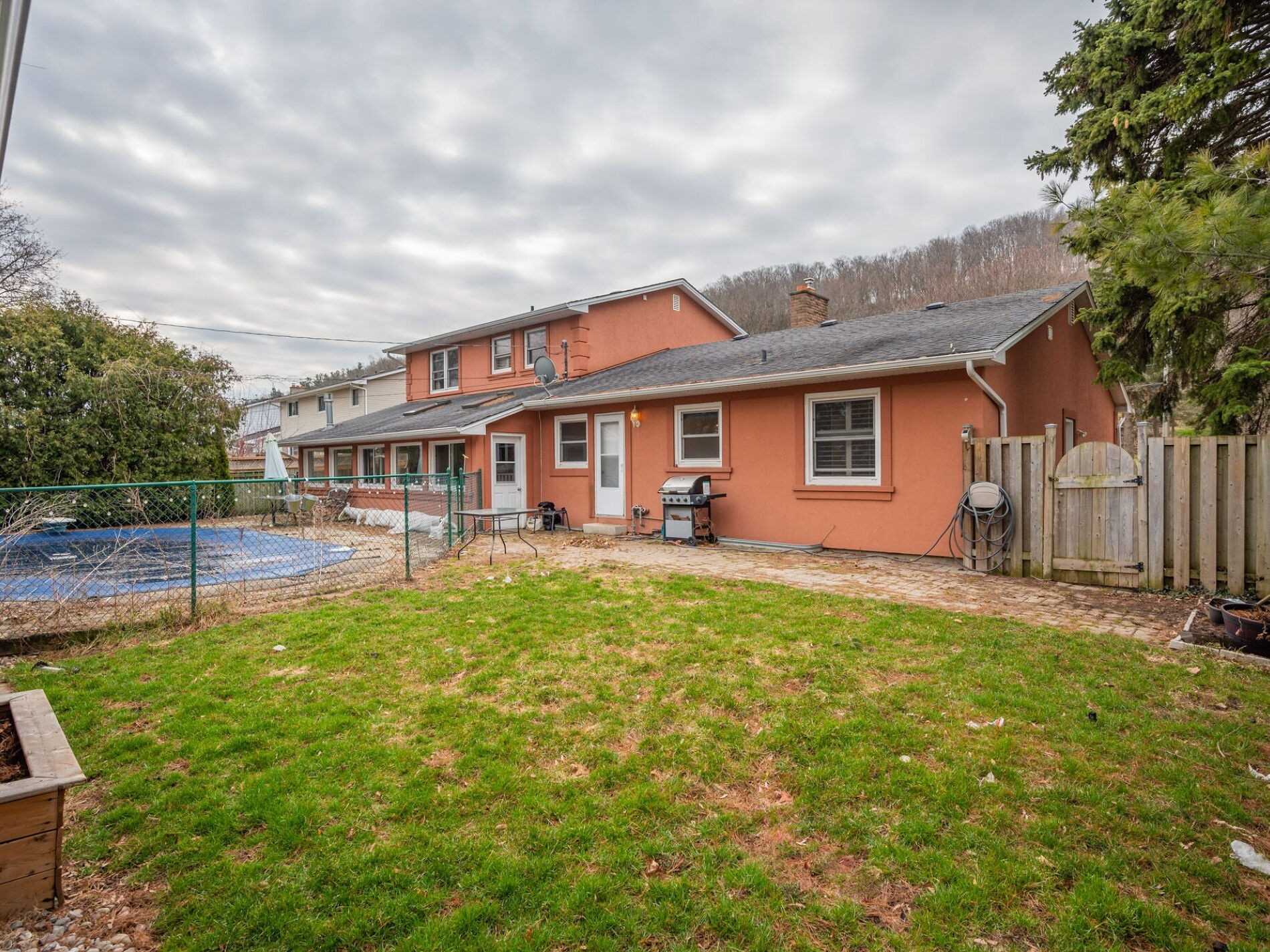 83 Dorchester Dr