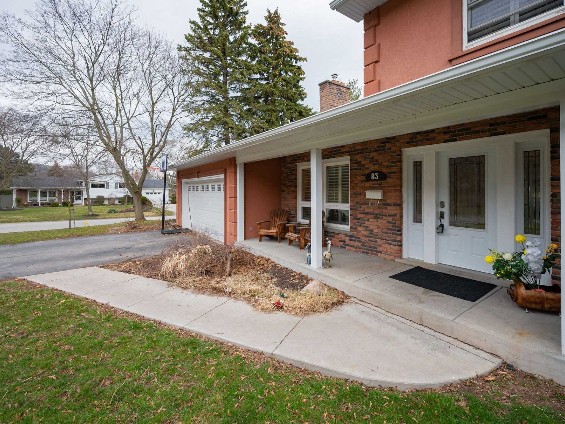 83 Dorchester Dr