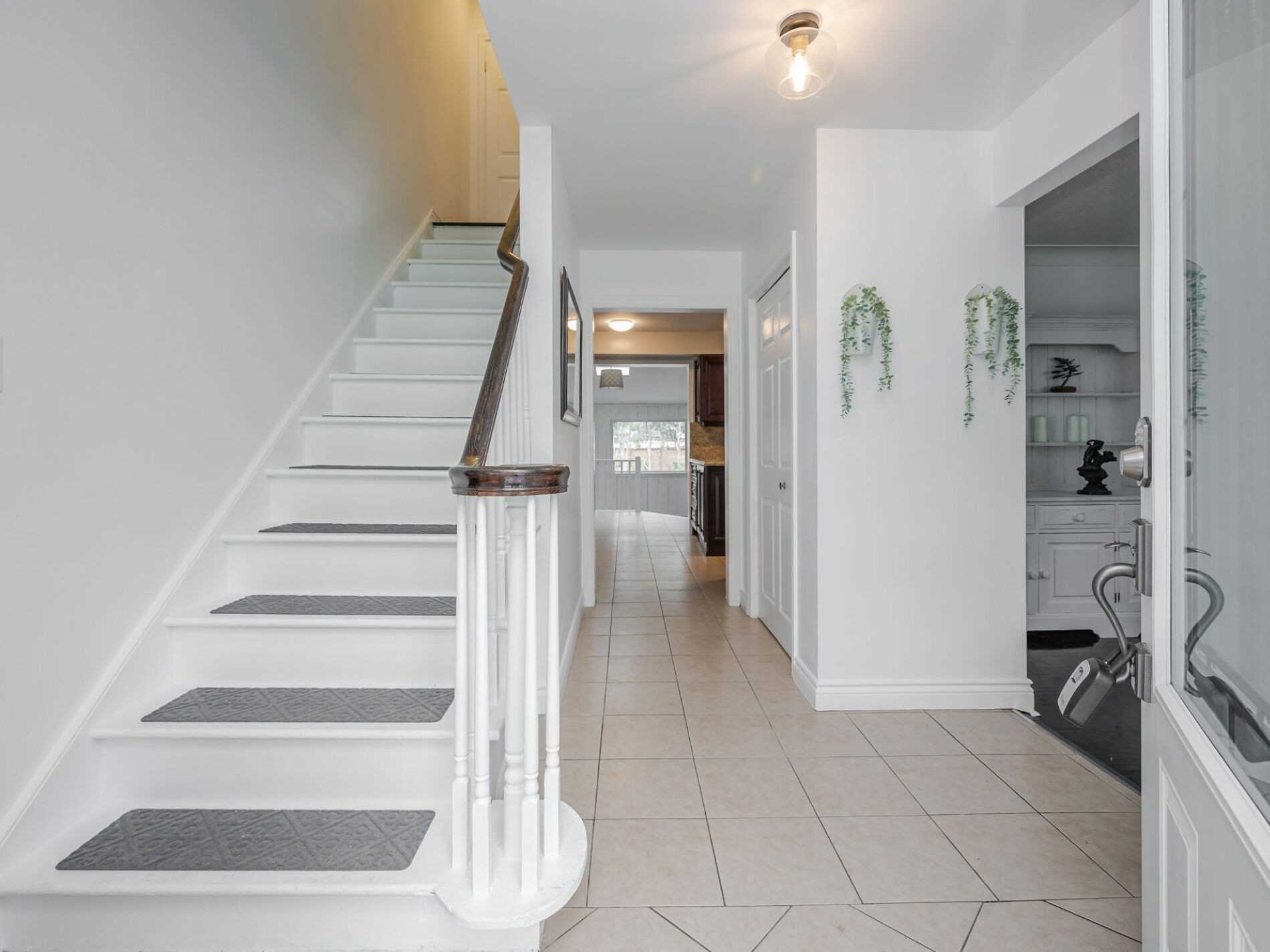 83 Dorchester Dr