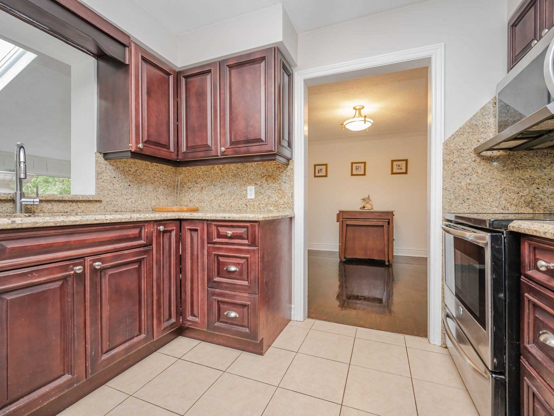 83 Dorchester Dr