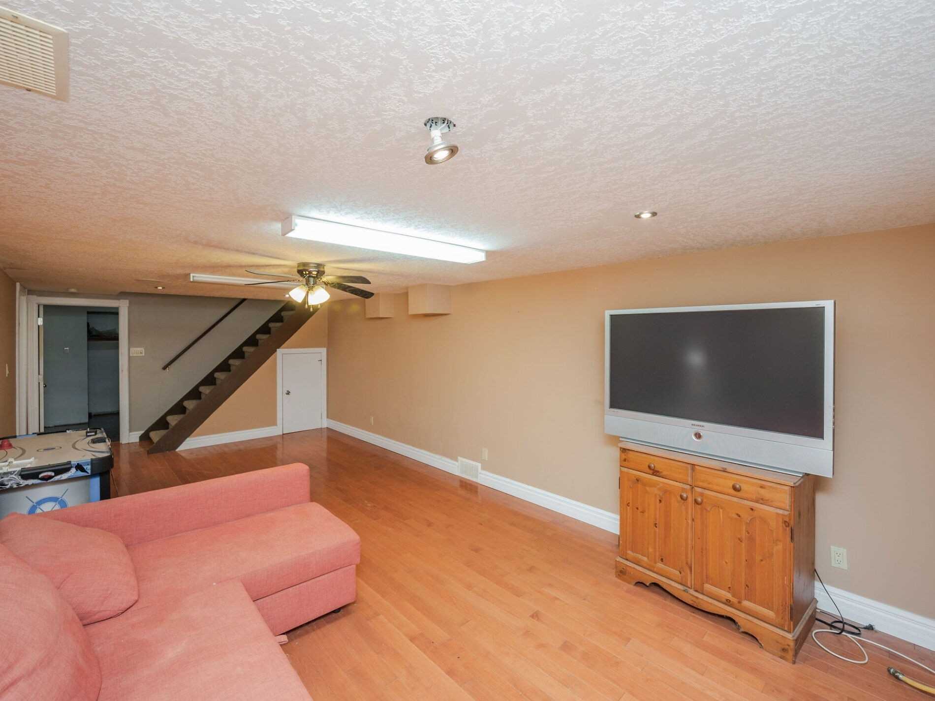 83 Dorchester Dr