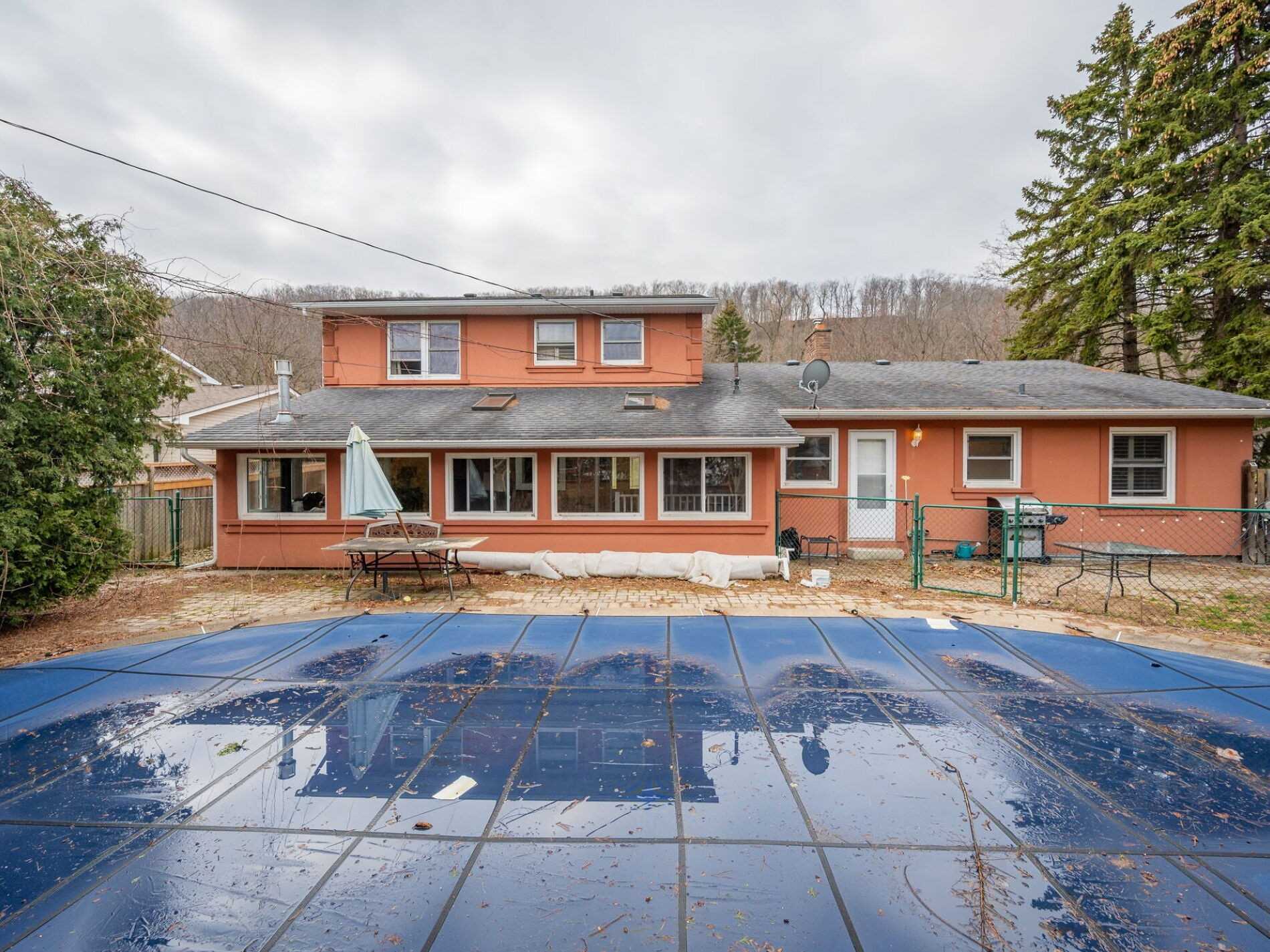 83 Dorchester Dr