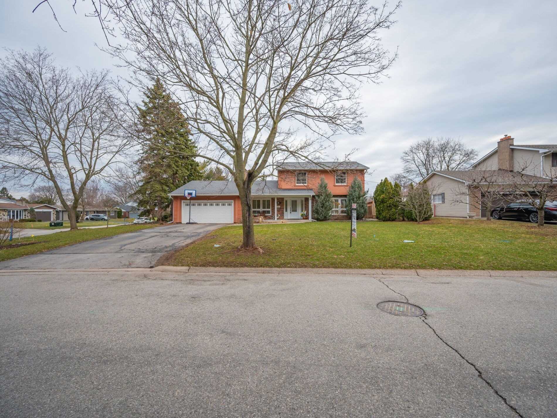 83 Dorchester Dr
