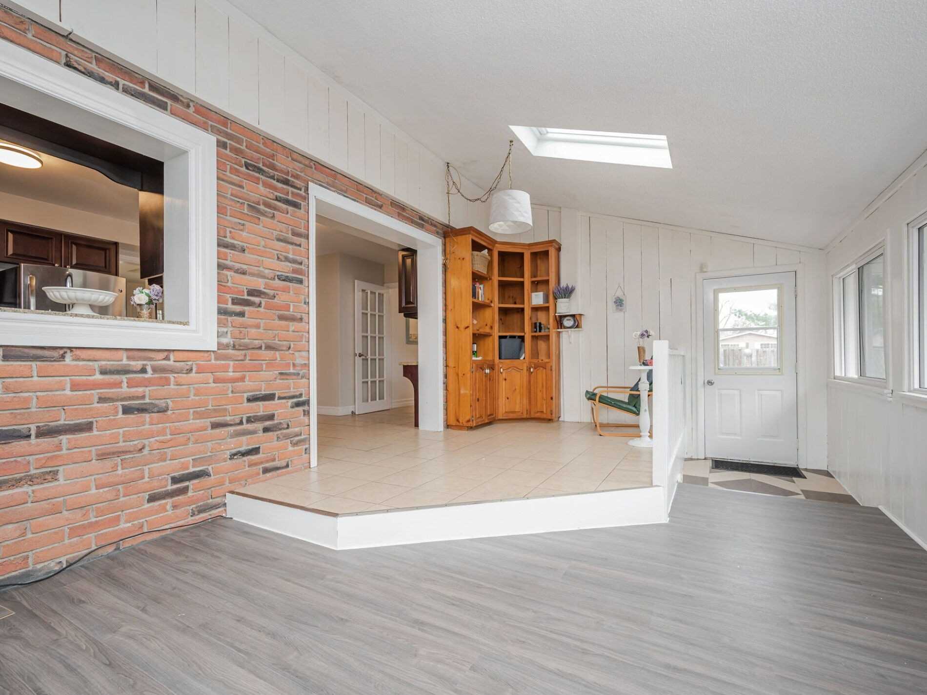 83 Dorchester Dr