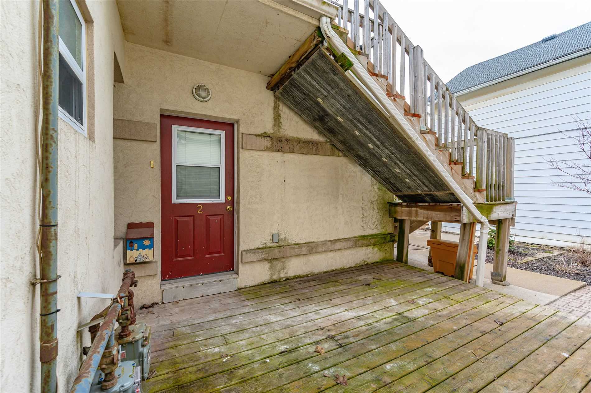 213 Main St E