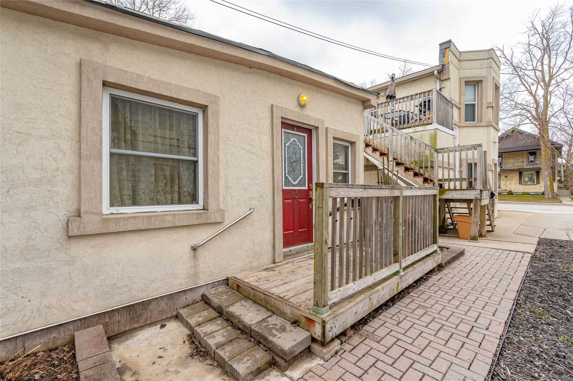 213 Main St E