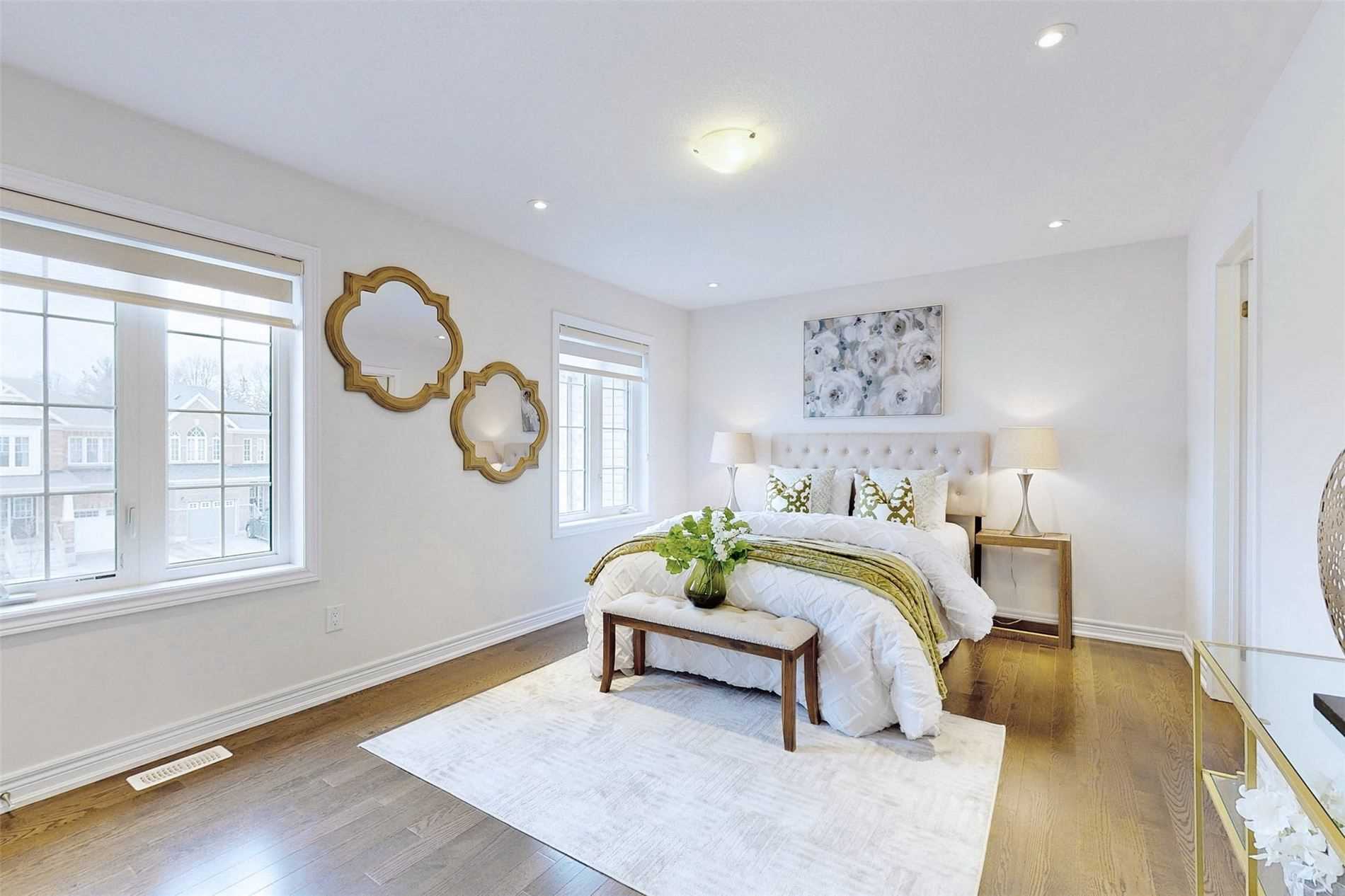 4 Rosebrugh Ave