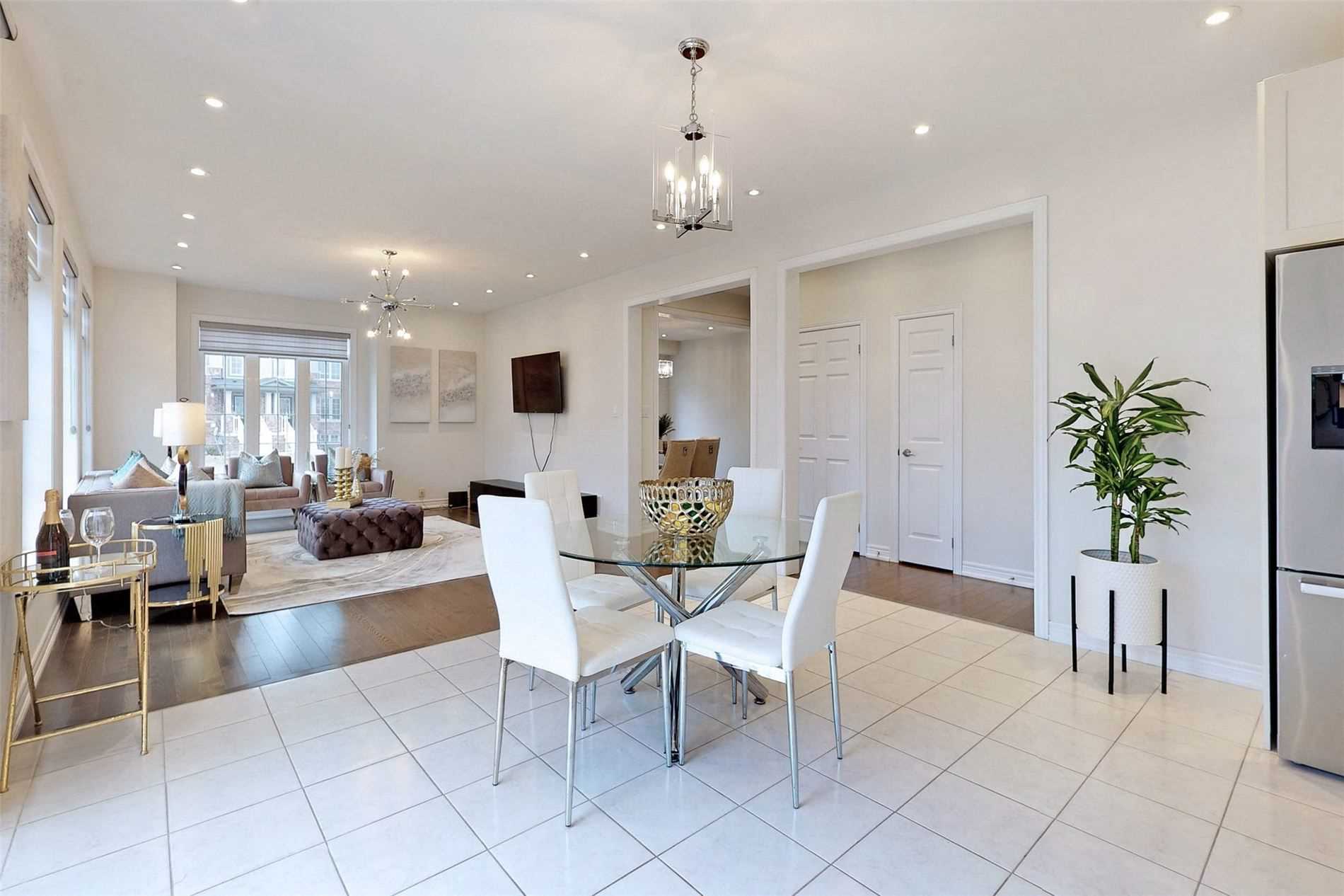 4 Rosebrugh Ave