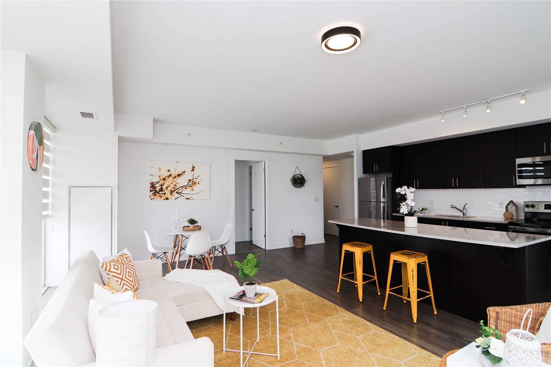 550 North Service Rd, #208