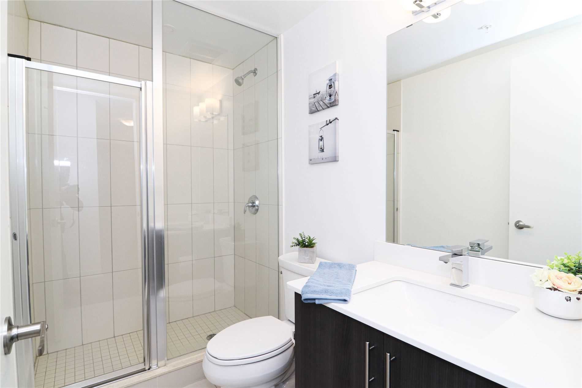 550 North Service Rd, #208