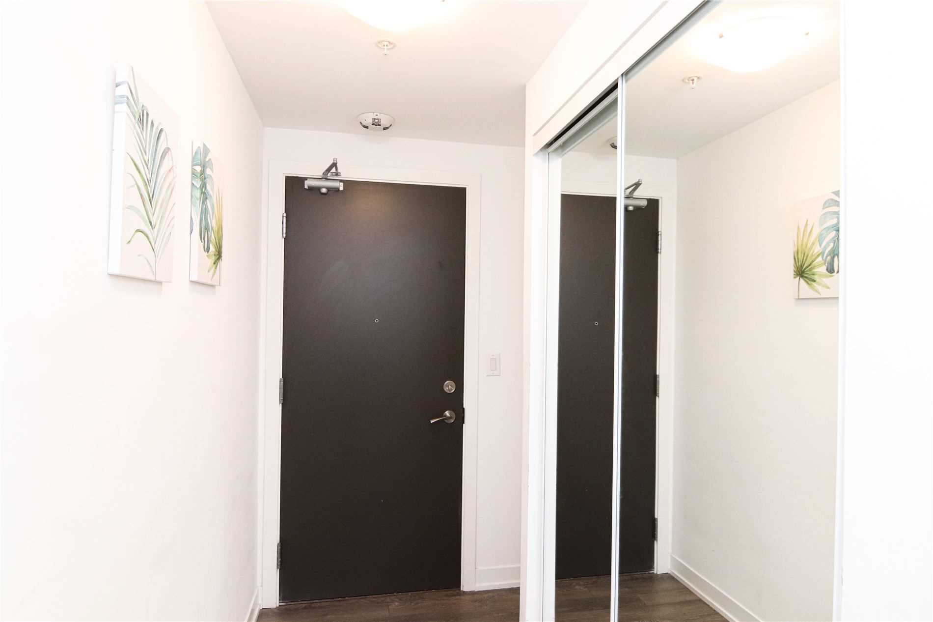550 North Service Rd, #208
