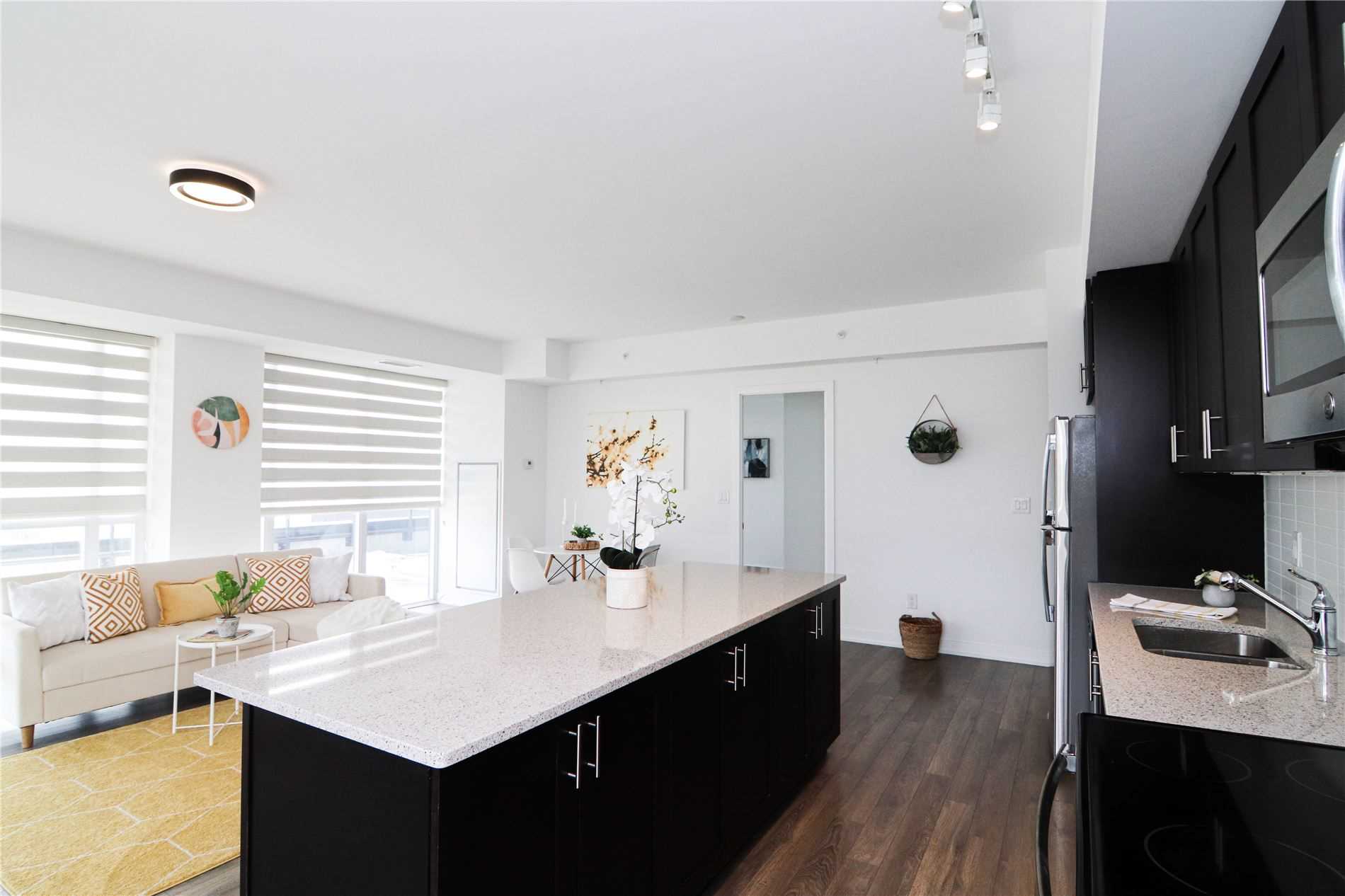 550 North Service Rd, #208