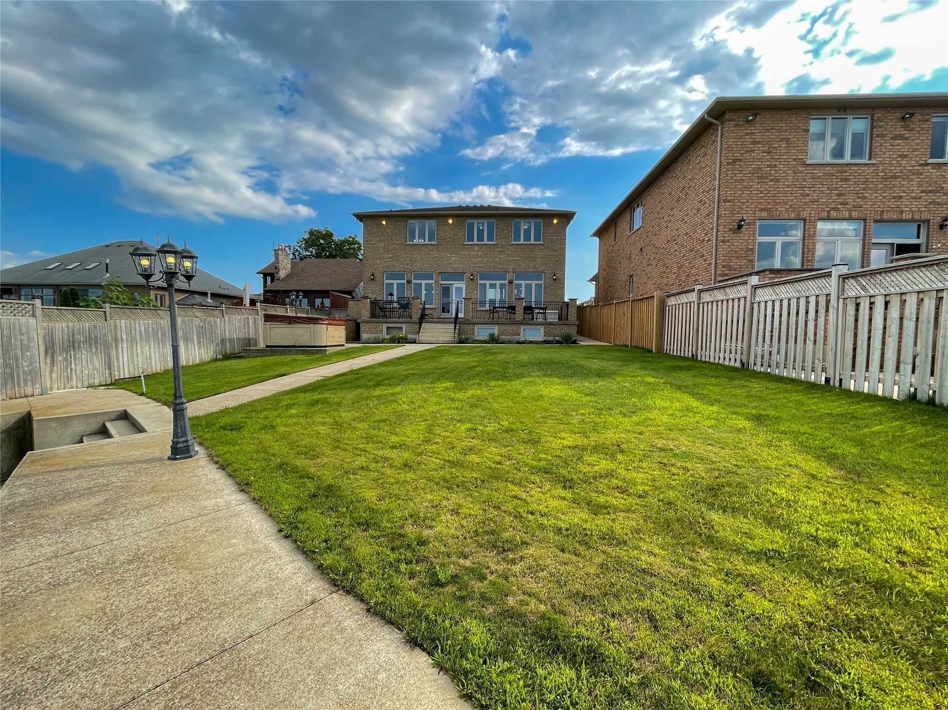 112 Watercrest Dr