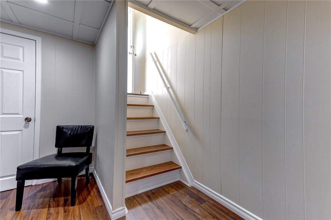 100 Colborne St W