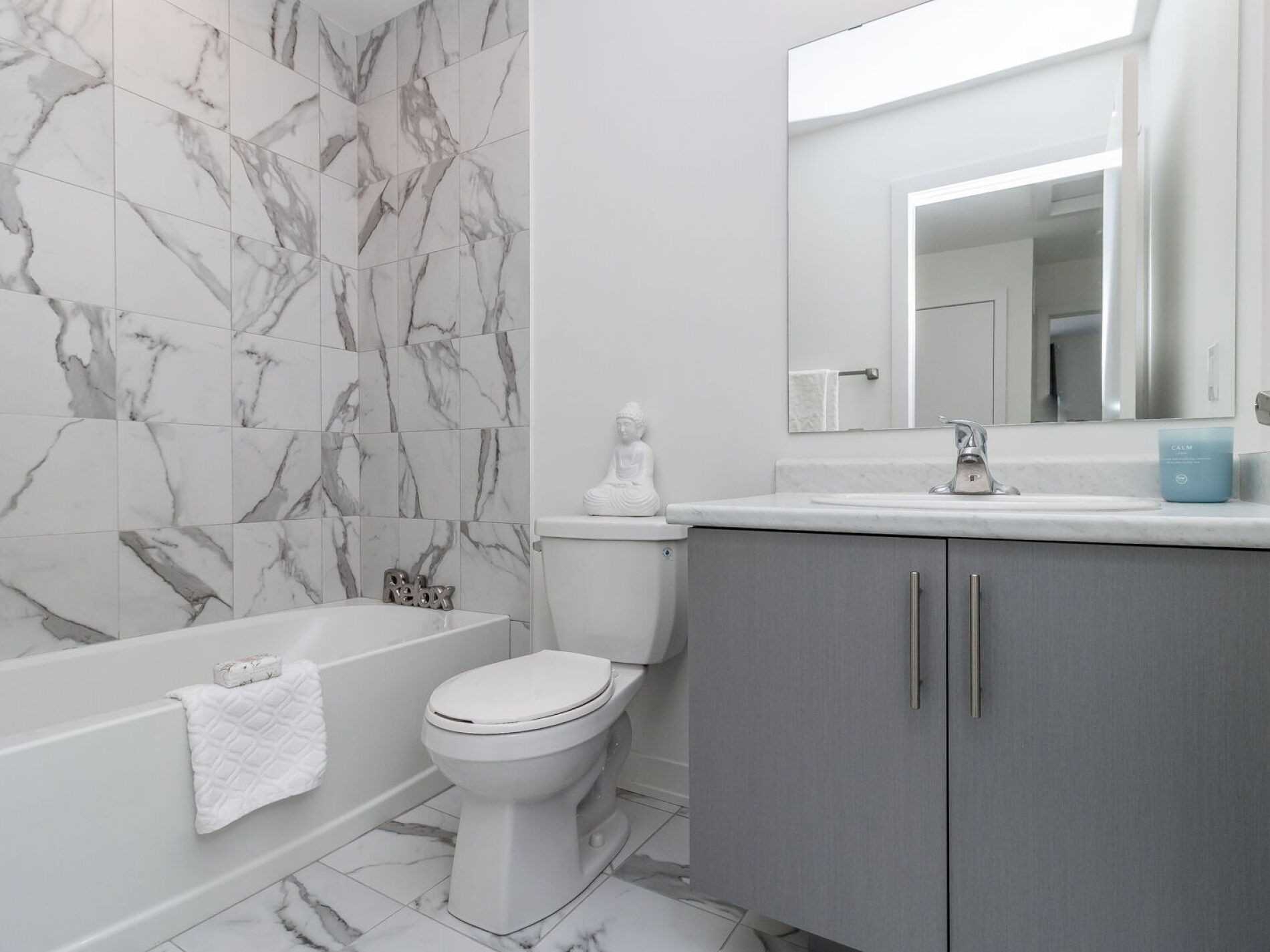 590 North Service Rd, #107