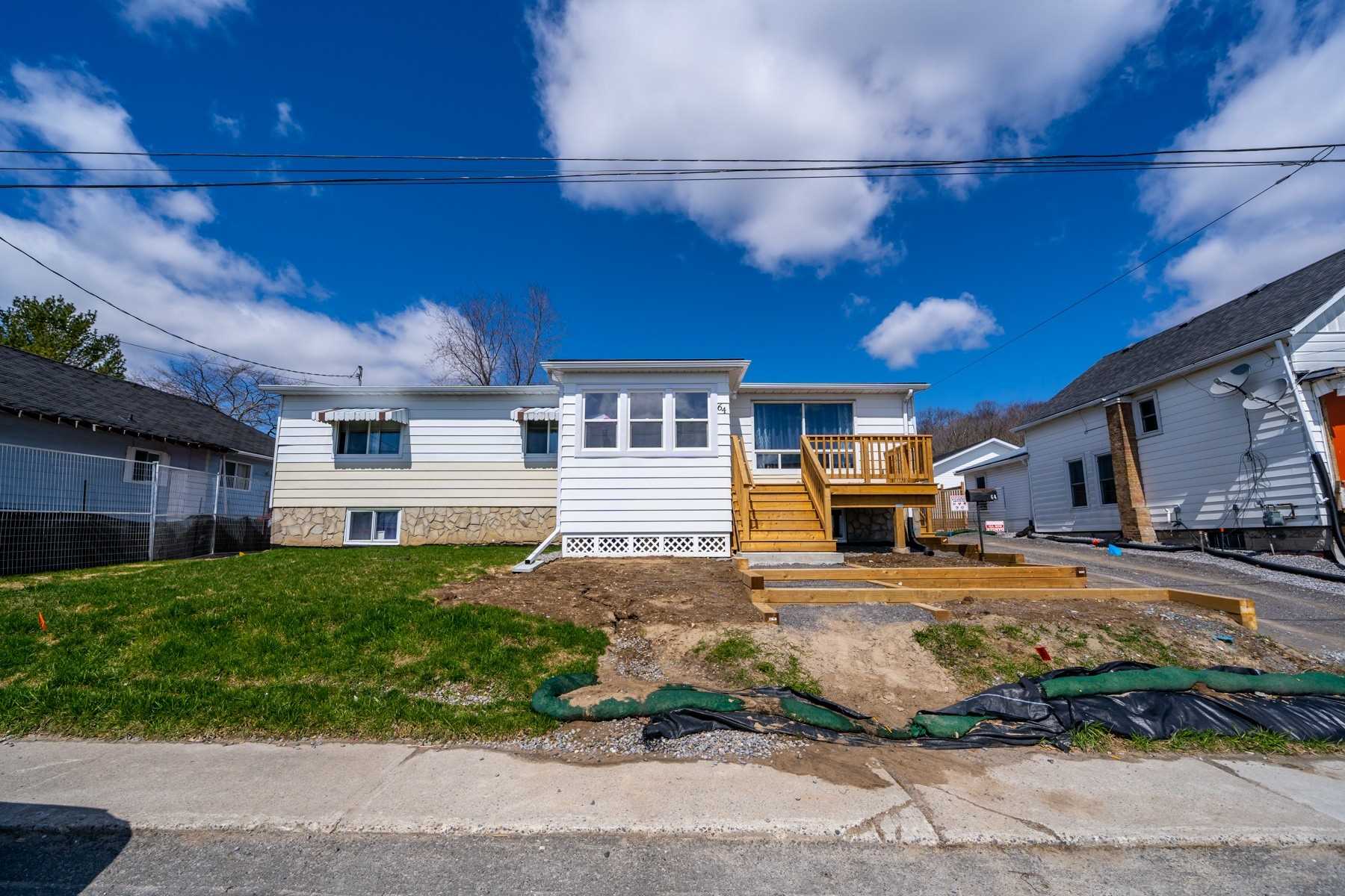 64 Alexander St