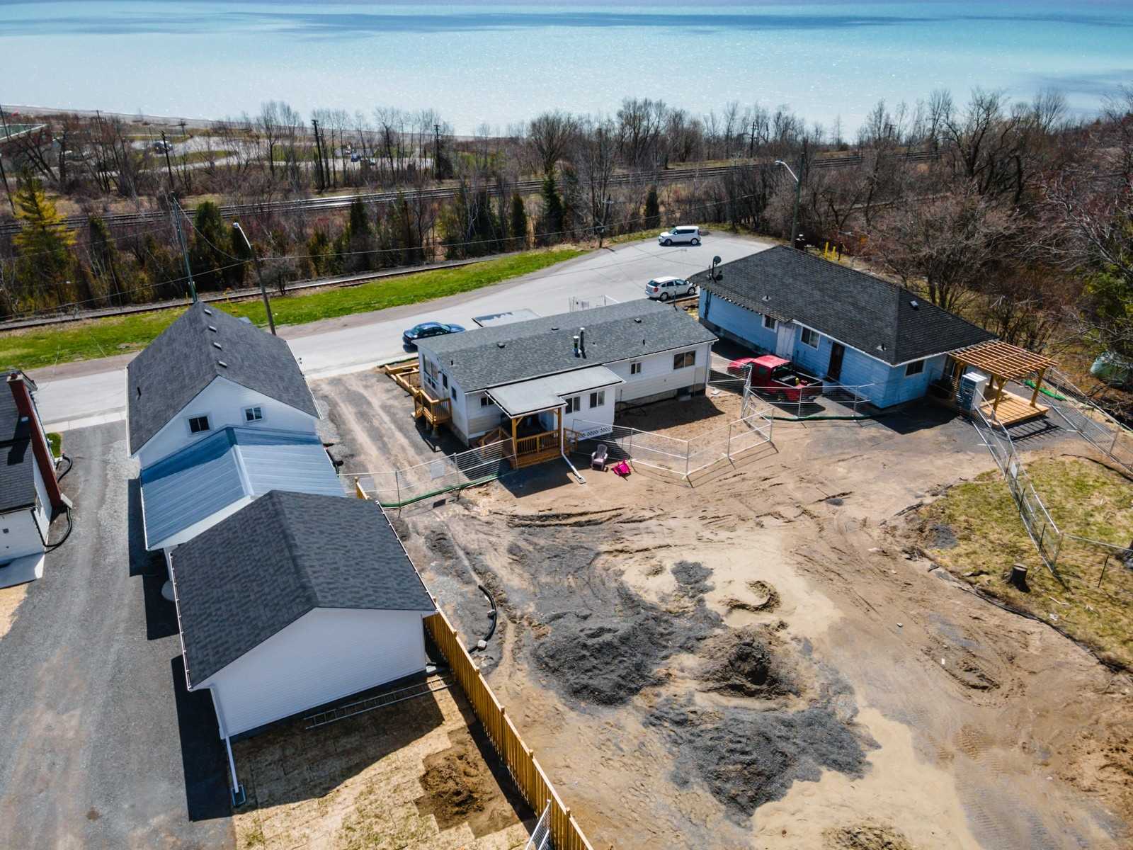 64 Alexander St