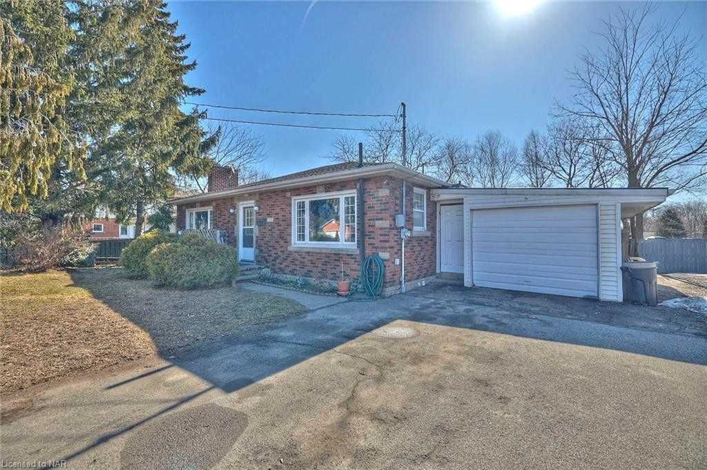 2632 Portage Rd
