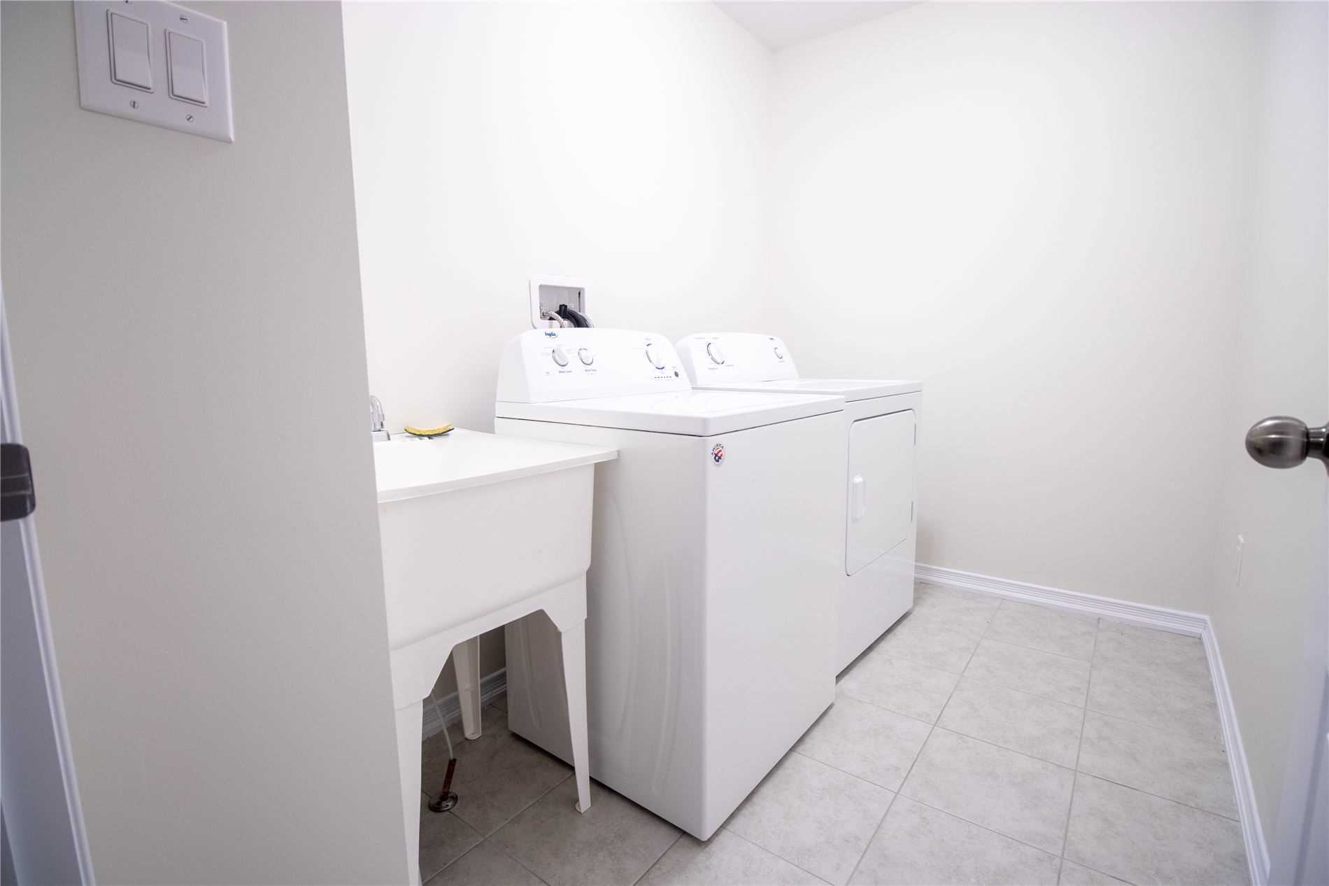 7766 Hackberry Tr