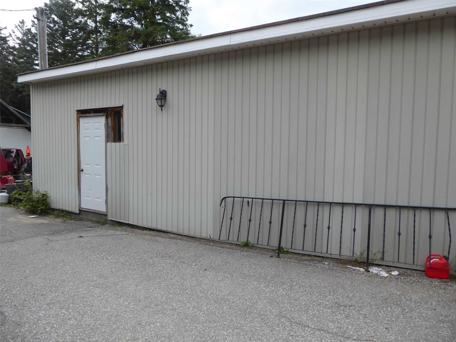 90 Trafalgar Rd