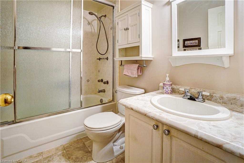 1 Cedar Crt