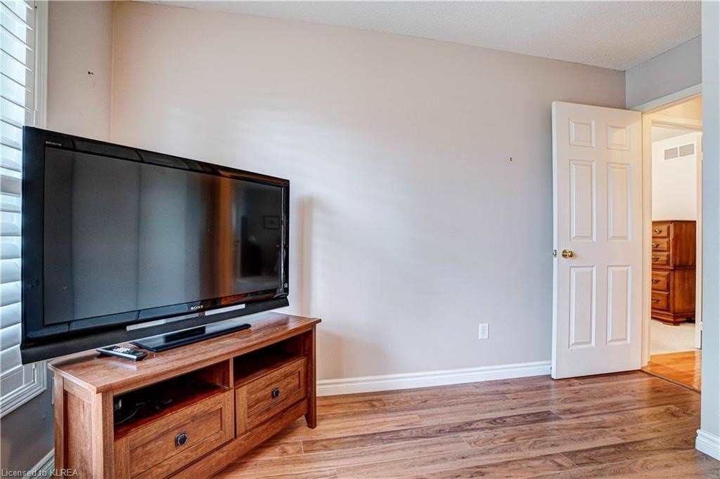 1 Cedar Crt