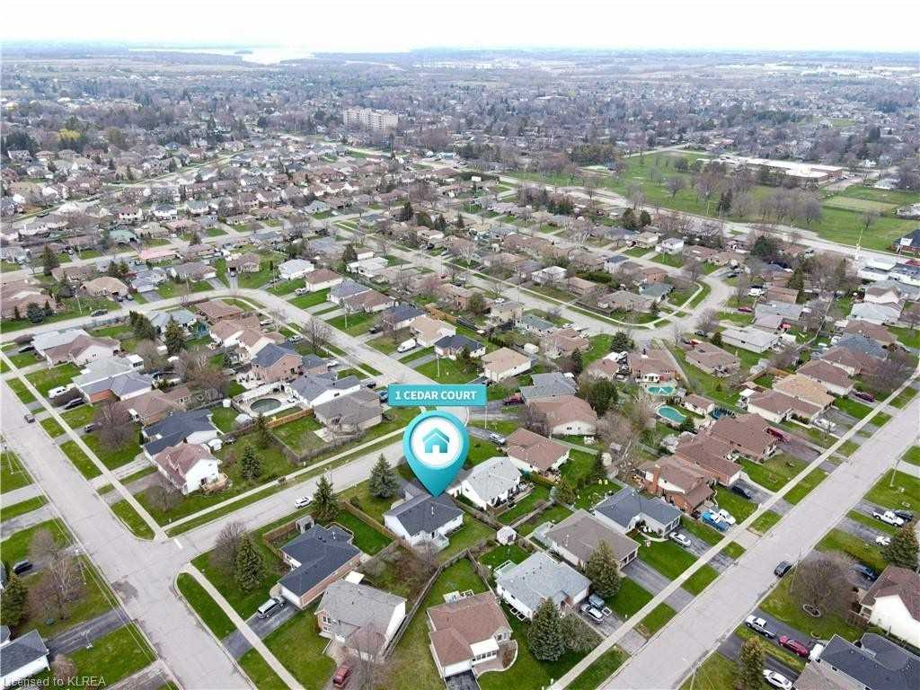1 Cedar Crt