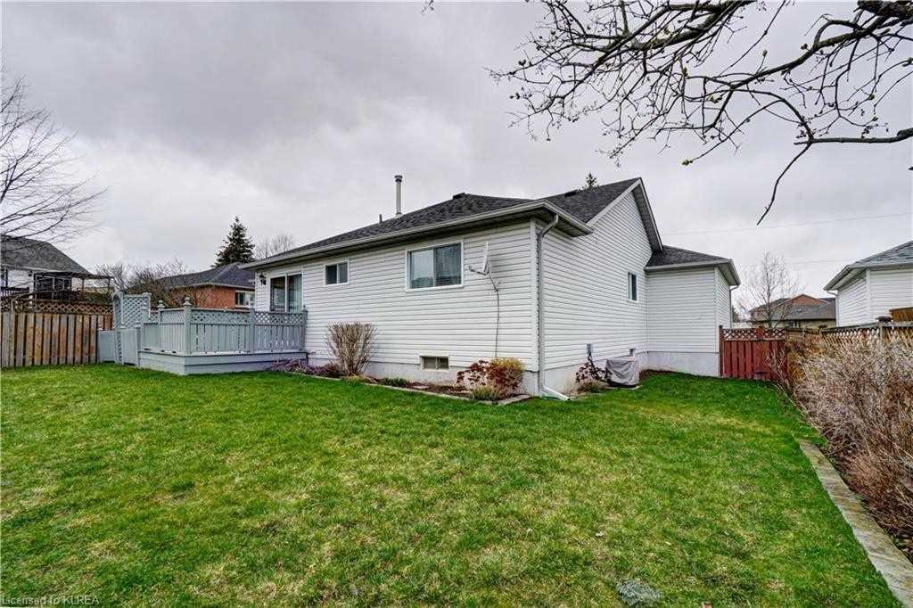 1 Cedar Crt