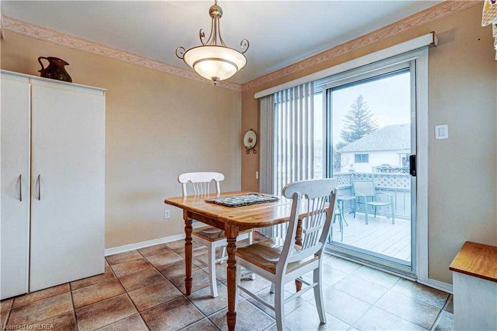 1 Cedar Crt