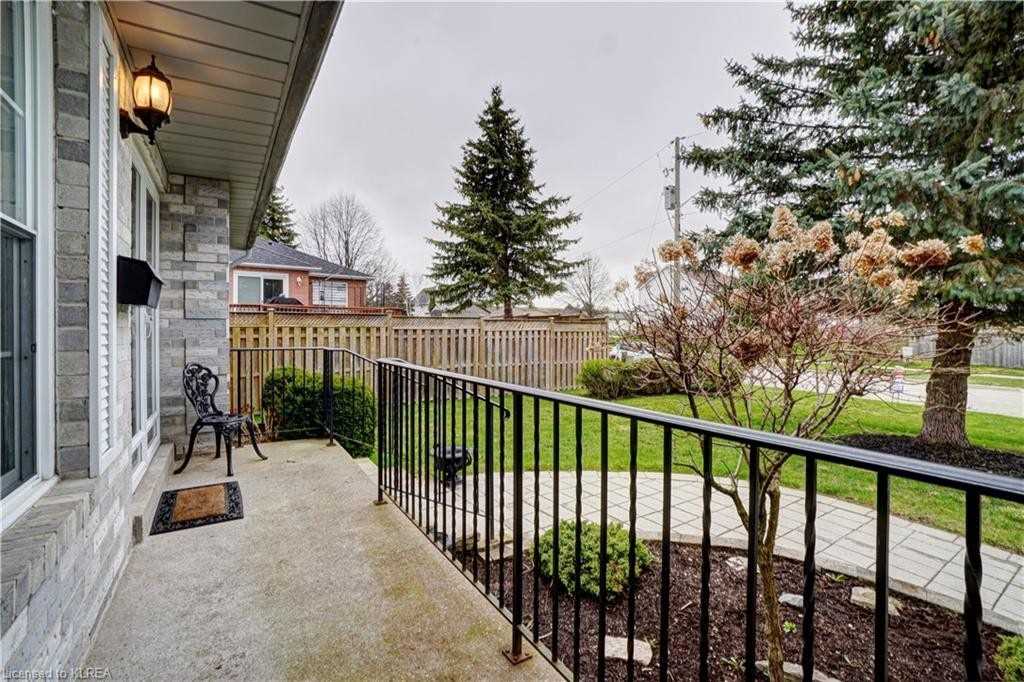 1 Cedar Crt