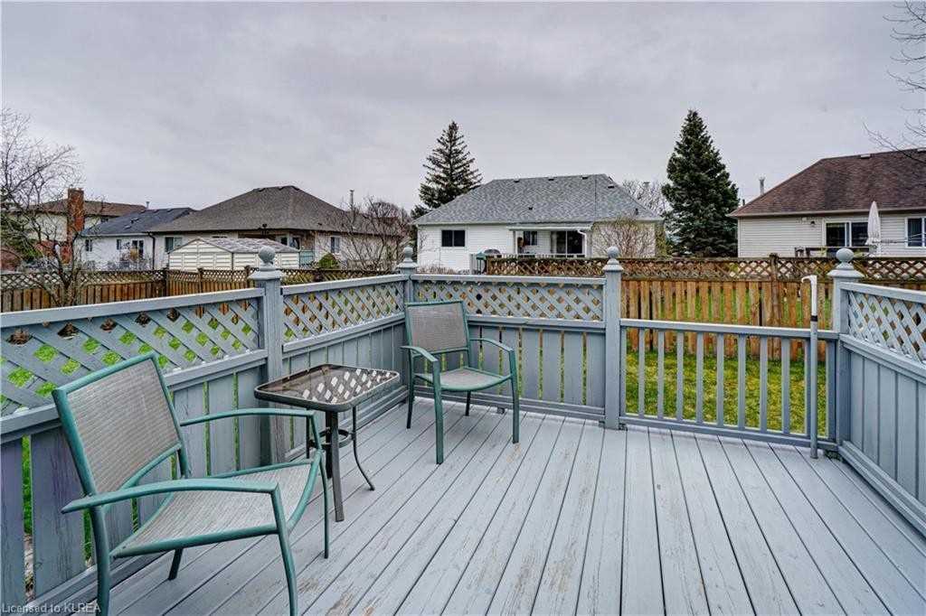 1 Cedar Crt