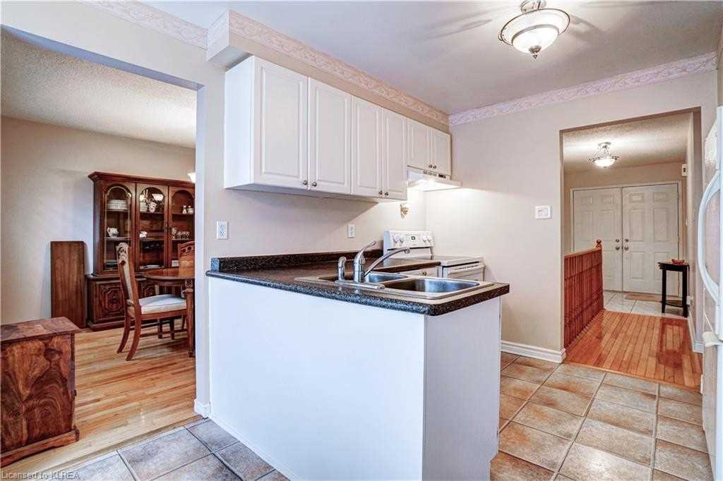 1 Cedar Crt