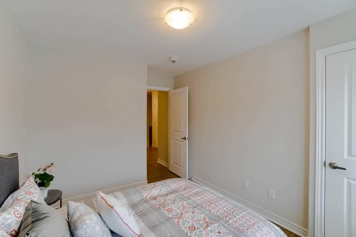 7 Waterview Dr