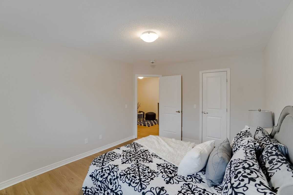 7 Waterview Dr