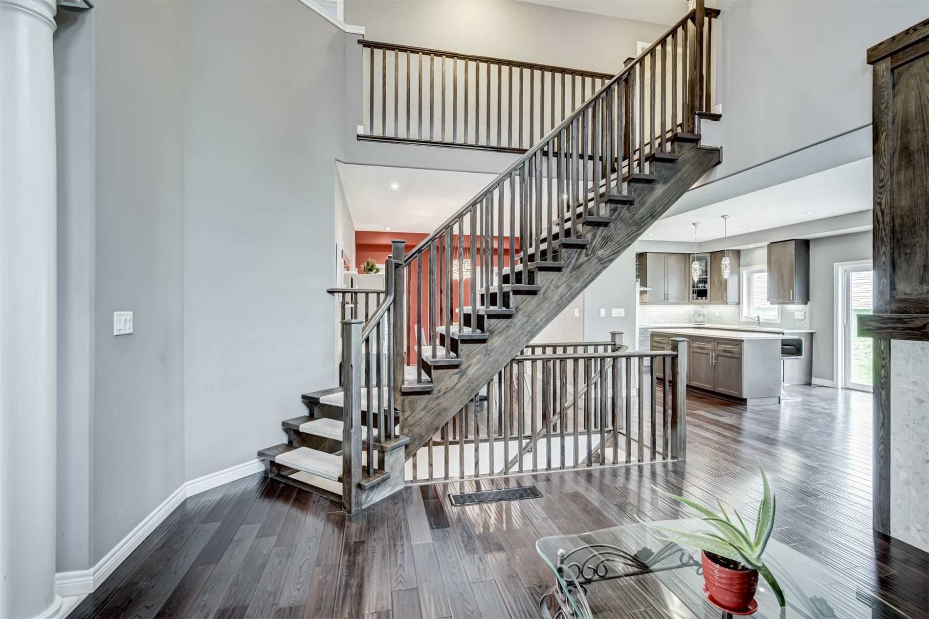 84 Lorne Ave