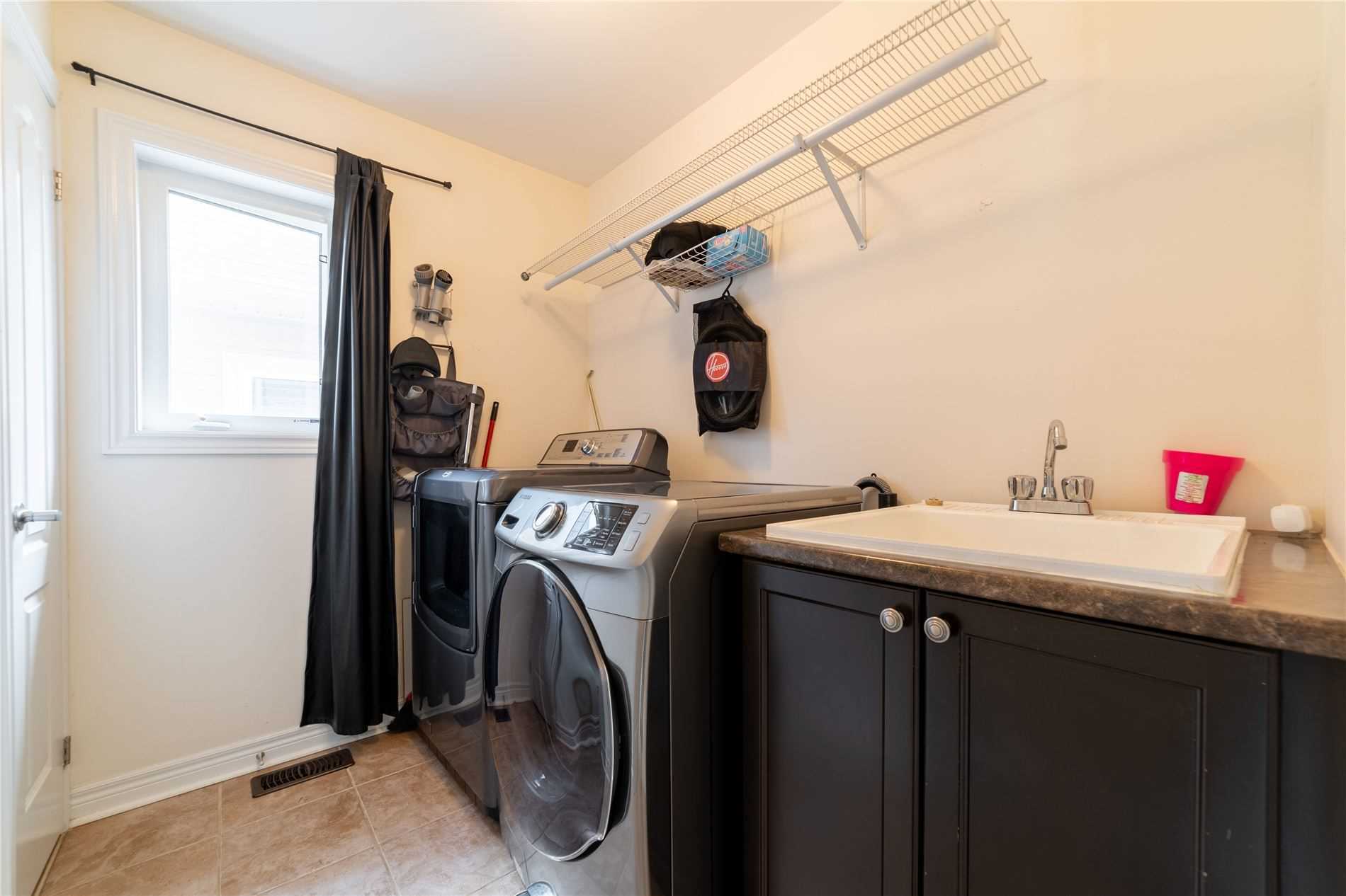 653 Baldwin Cres