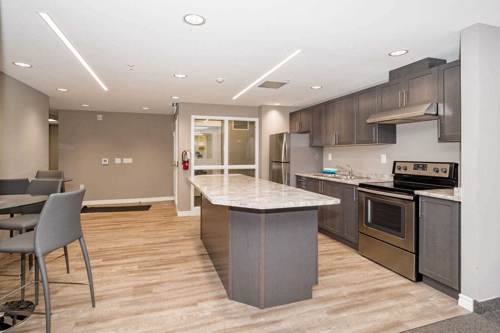 7 Kay Cres, #515