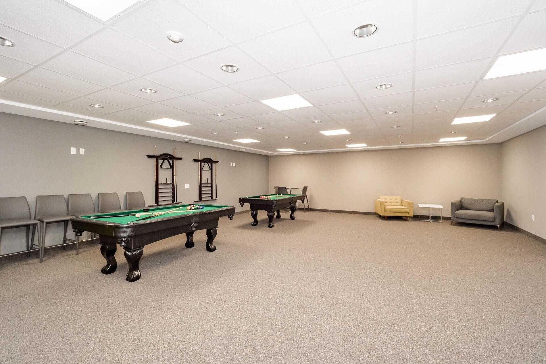 7 Kay Cres, #515