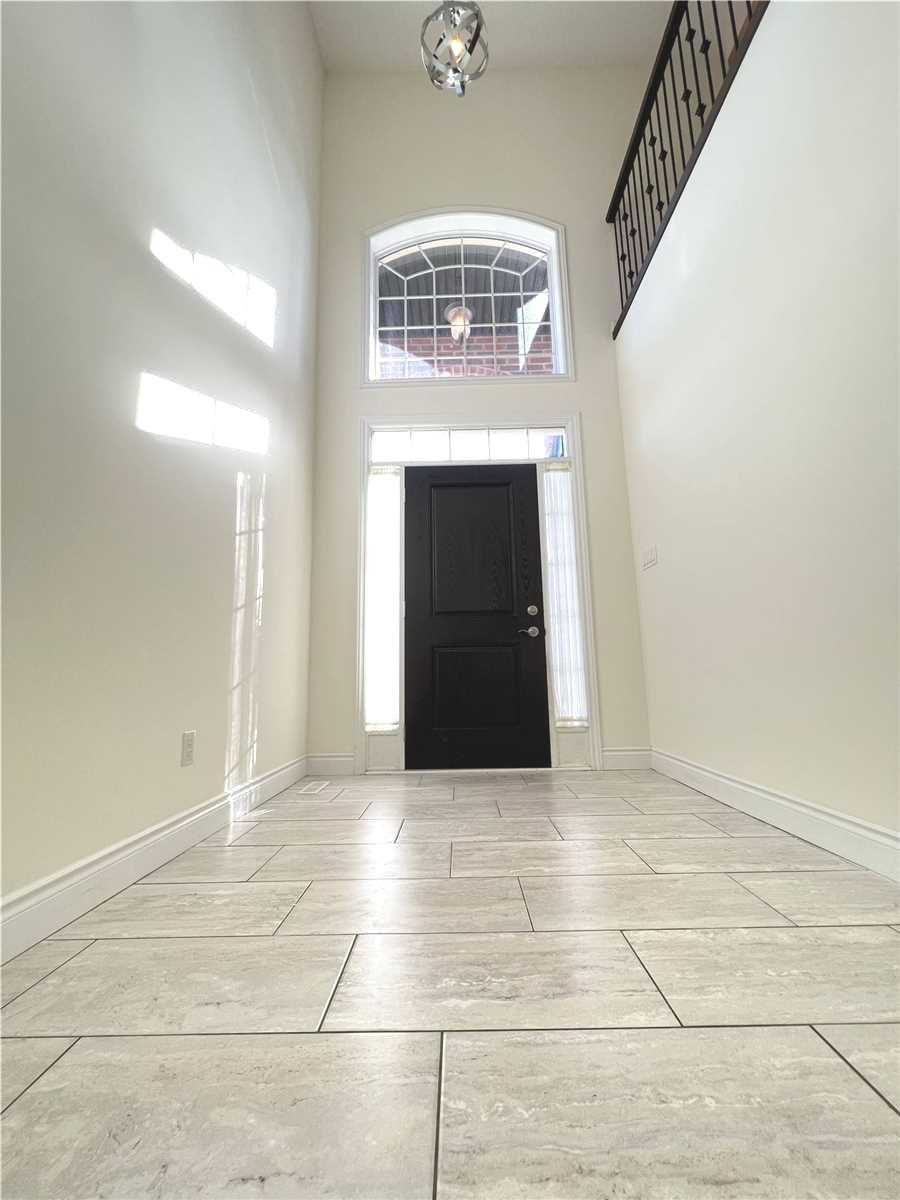 1558 Noah Bend