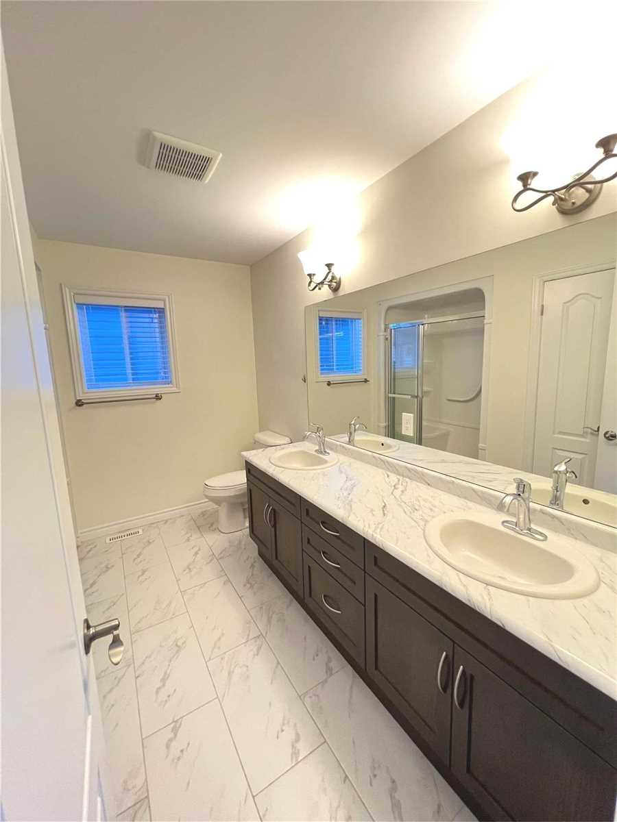 1558 Noah Bend