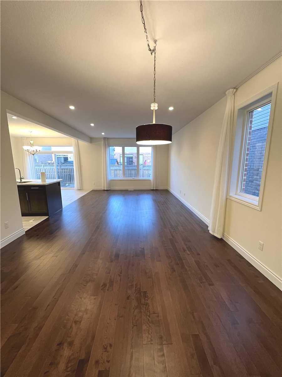 1558 Noah Bend