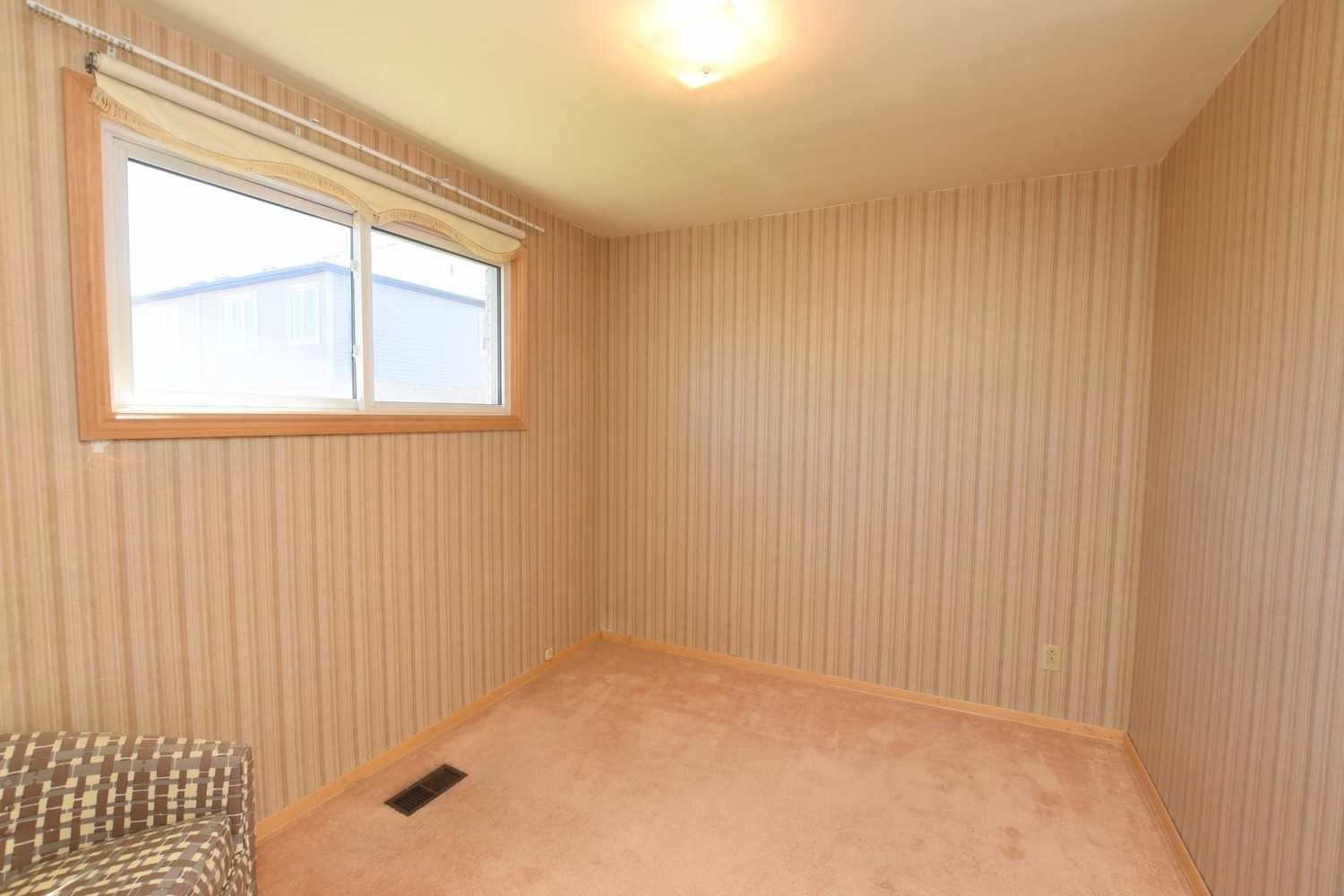 28 Blenheim Dr