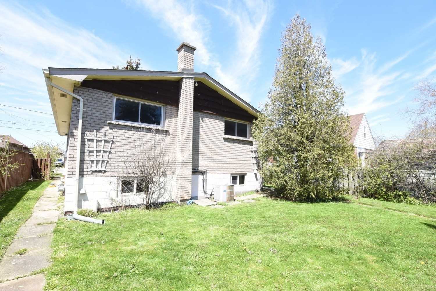 28 Blenheim Dr