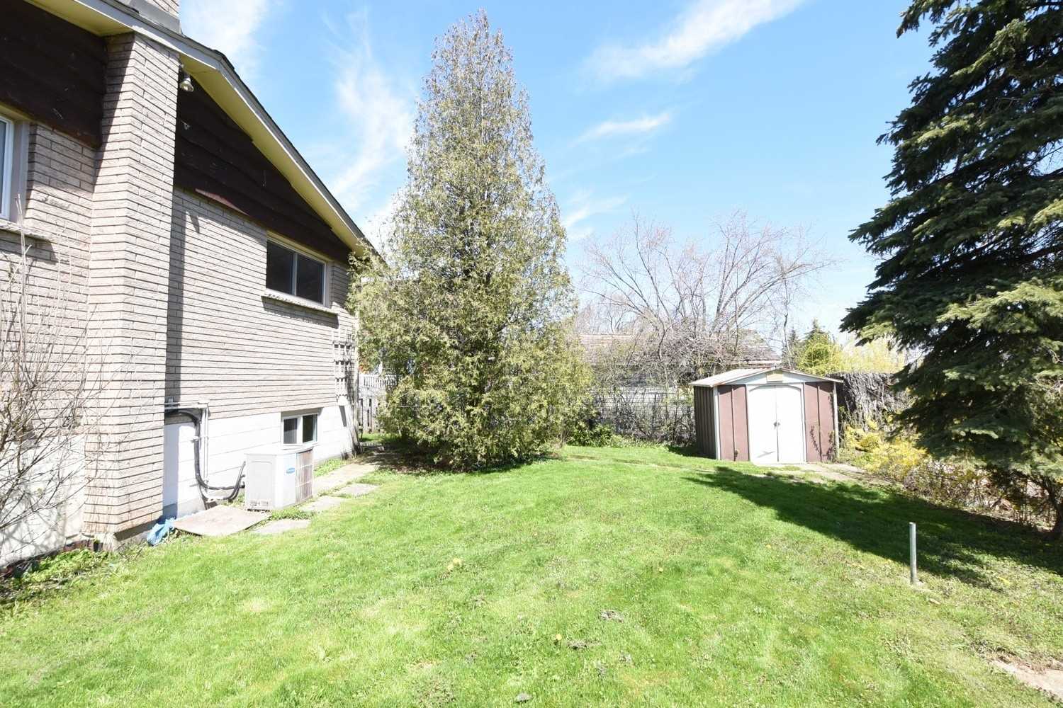 28 Blenheim Dr